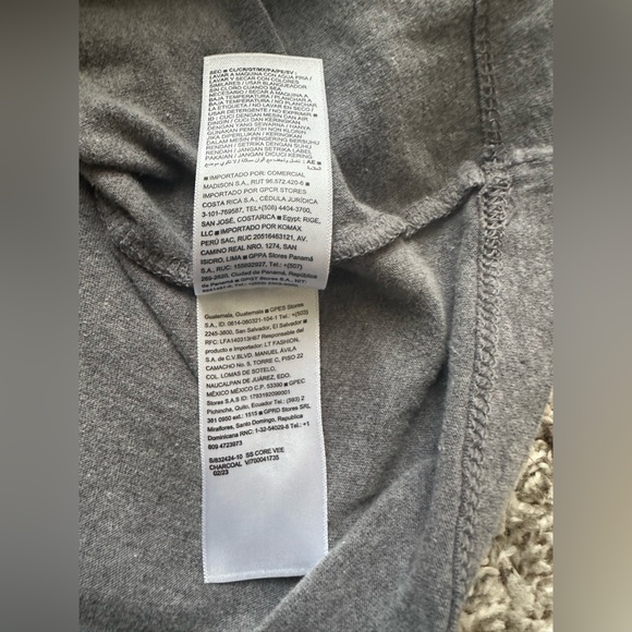 Old Navy Men’s Soft-Washed V-Neck T-Shirt - Size XL - Picture 6 of 6